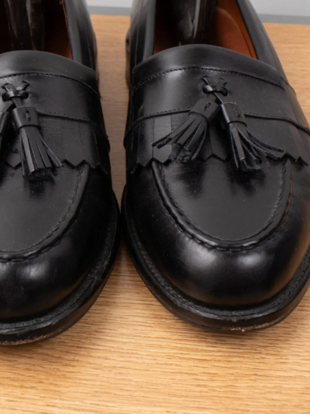 Allen Edmonds Newport Shoes Men's 9.5 EEE Black Leather Resoled With Shoe Trees